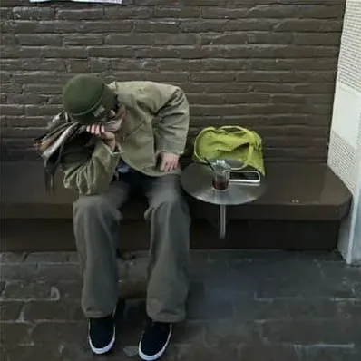 男生