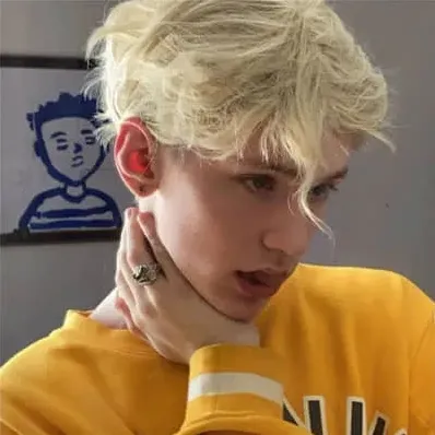 男生